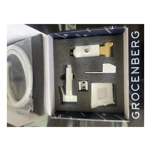 Смеситель встраиваемый с гигиеническим душем Grocenberg GB002, белый